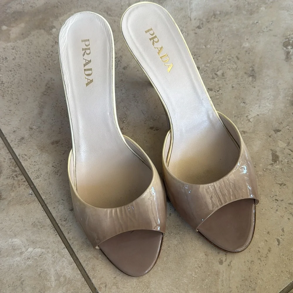 Prada, 2 tone,beige Patient leather, slip-on sandals. Made in Italy, Size 37 - Picture 3 of 6
